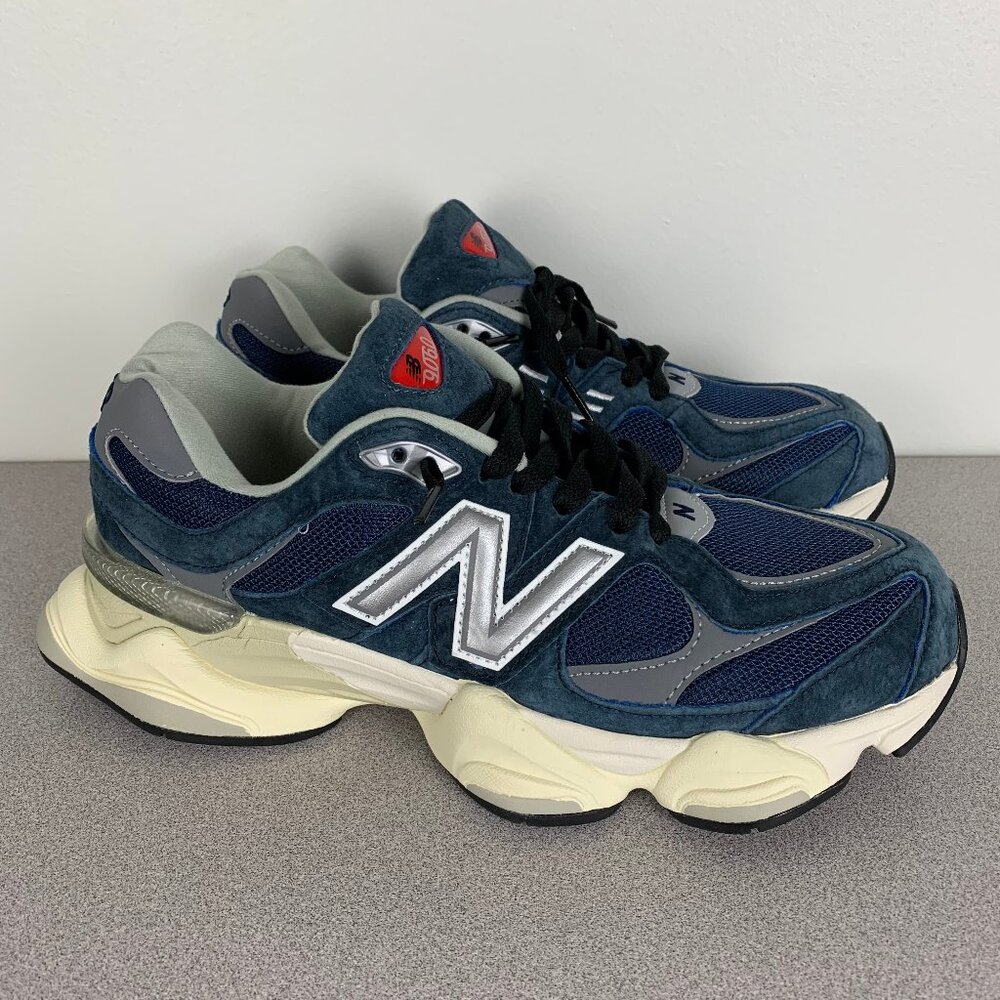 New Balance Men's 9060 Navy U9060ECB size 8.5 Shoes